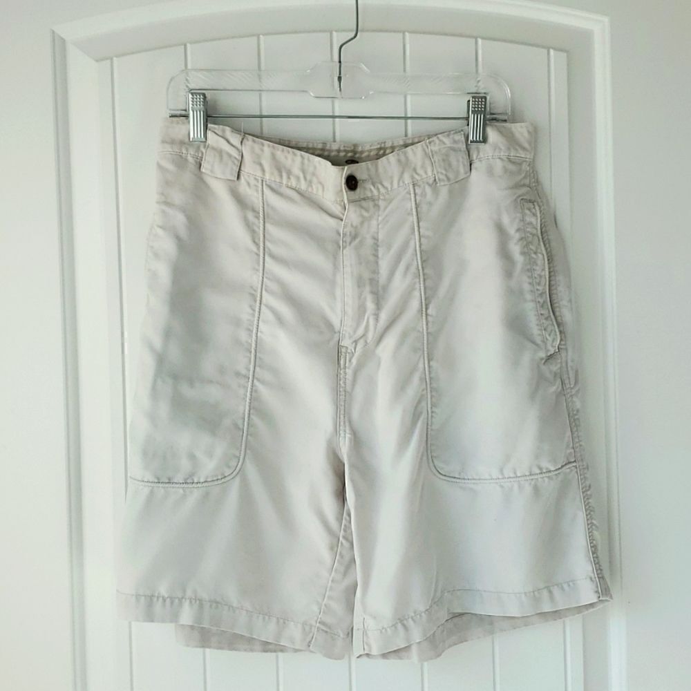 Tommy Bahama mens shorts, size 32